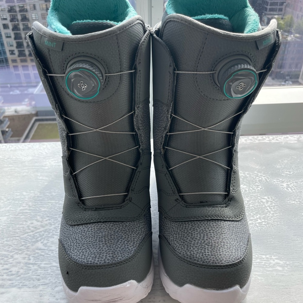 Women's Burton Mint BOA® Snowboard Boots